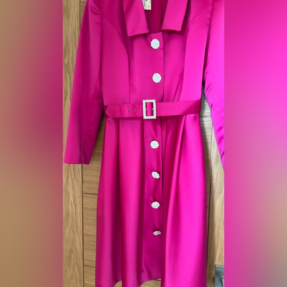 Satin hot pink knee-length dress